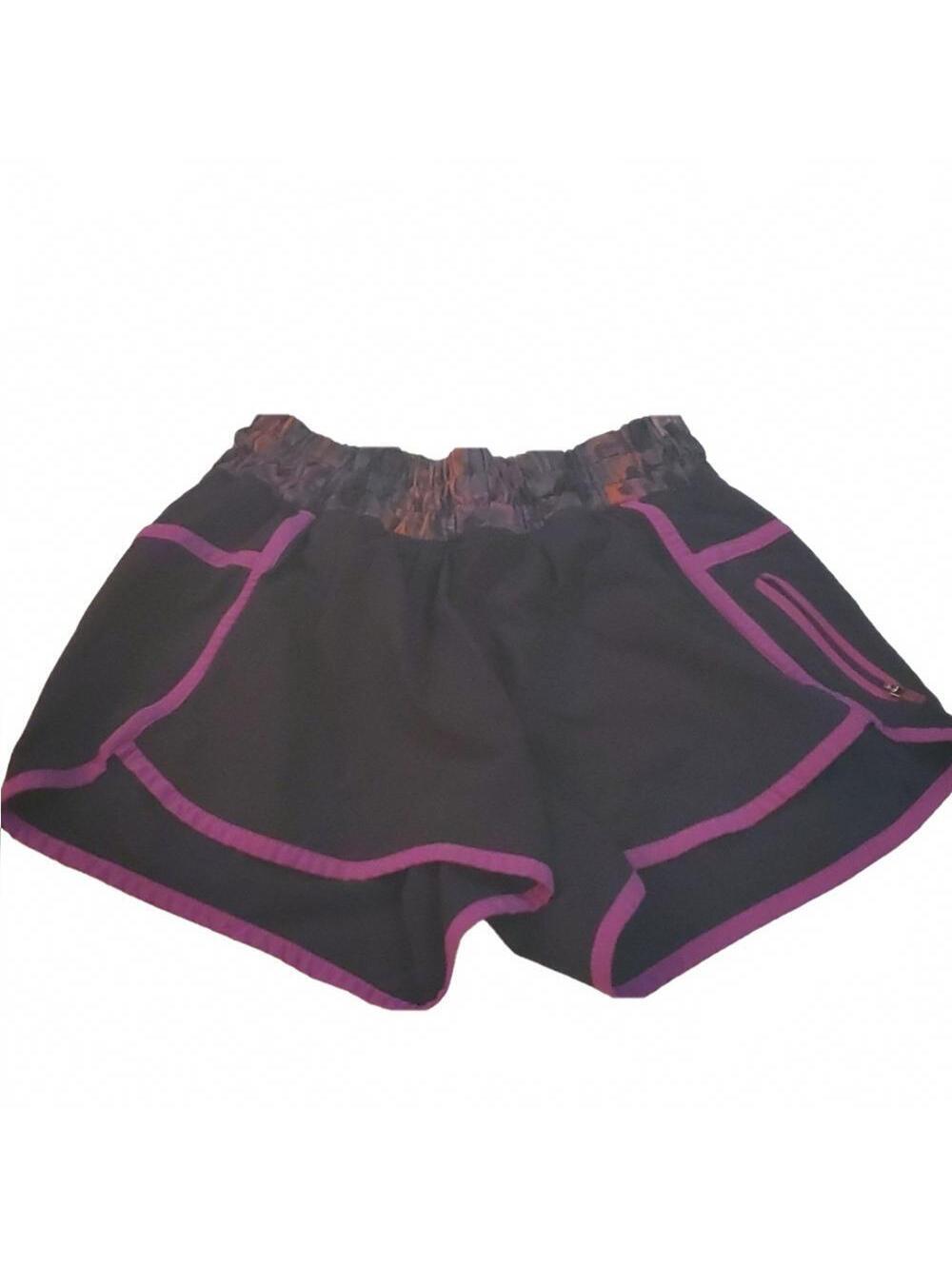 #1251 Lululemon Shorts size 4 b1016.